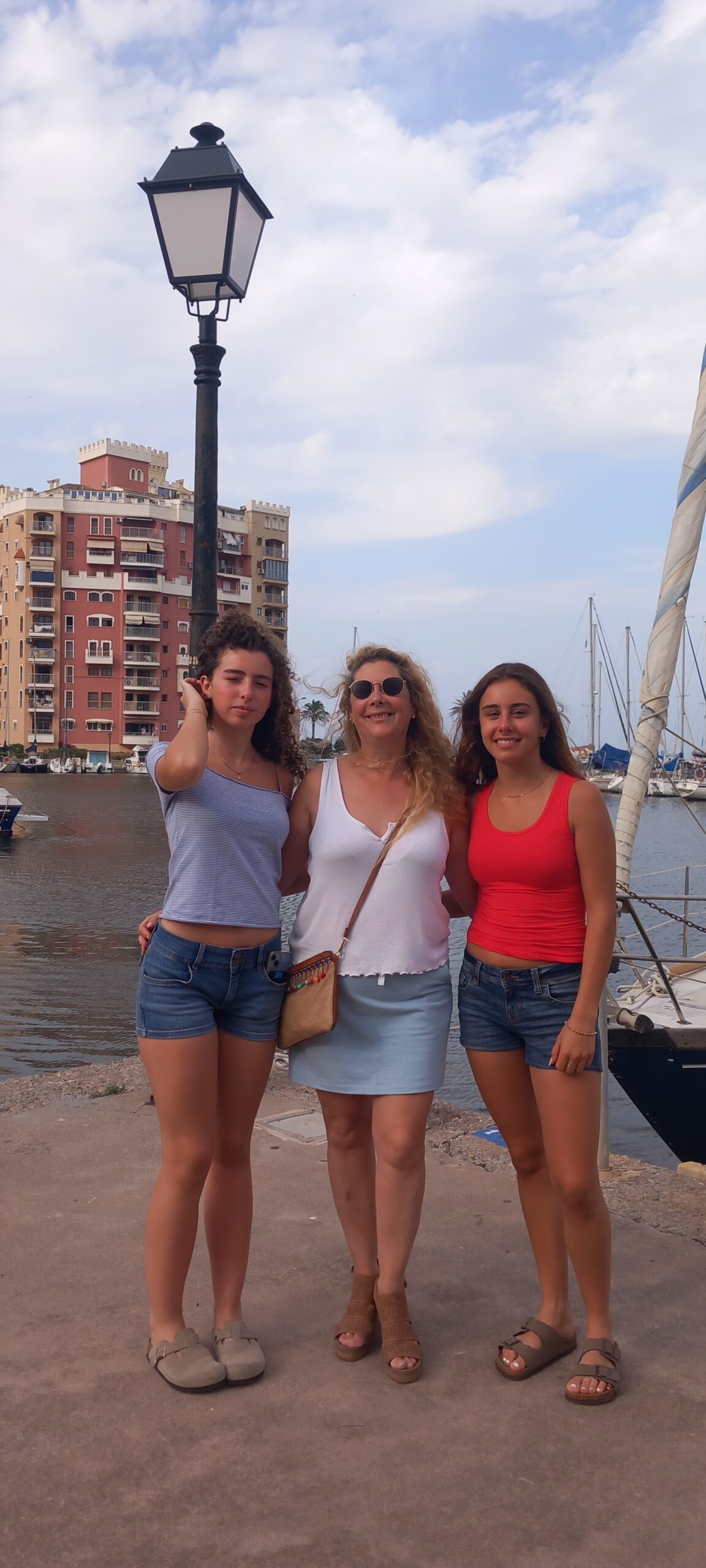 Friends learning Spanish together in Valencia